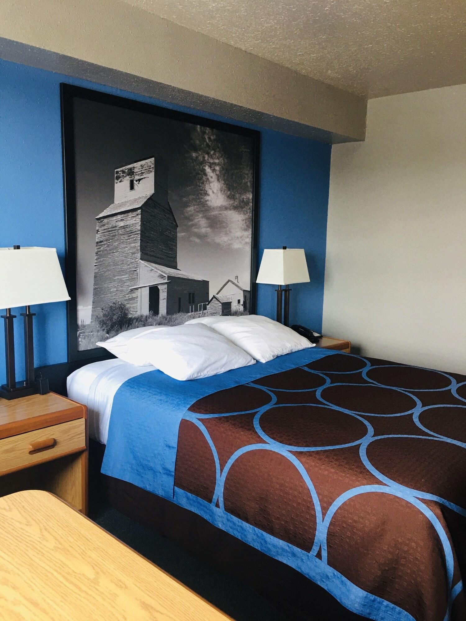 Super 8 By Wyndham Swift Current Hotell Exteriör bild