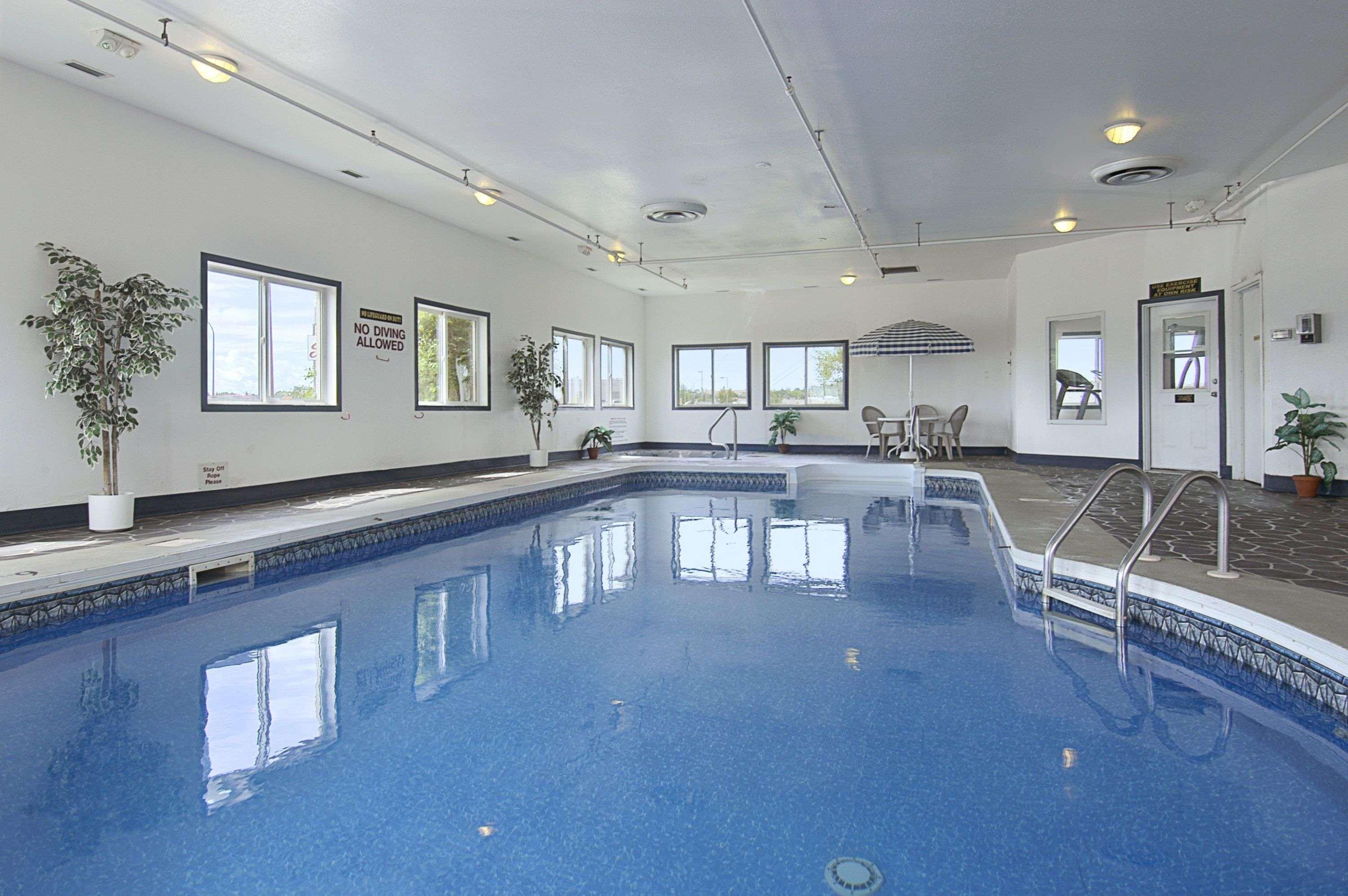 Super 8 By Wyndham Swift Current Hotell Bekvämligheter bild